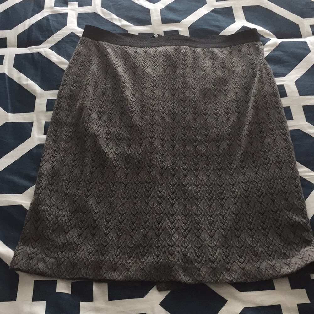 Ann Taylor gray skirt, soft cotton lace, lined